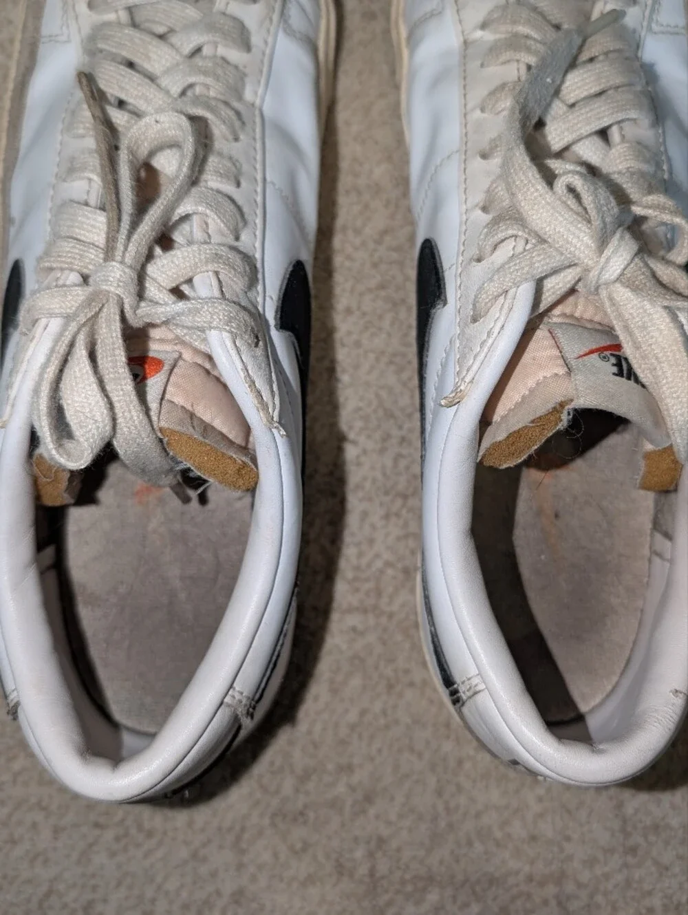 Nike Blazer White Black Low '77 Vintage Sneakers